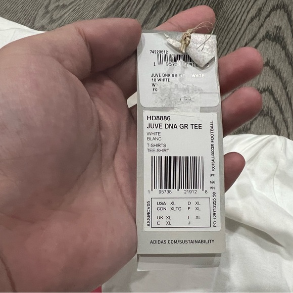 Juventus Adidas T-Shirt White Brand New With Tag - Picture 3 of 4